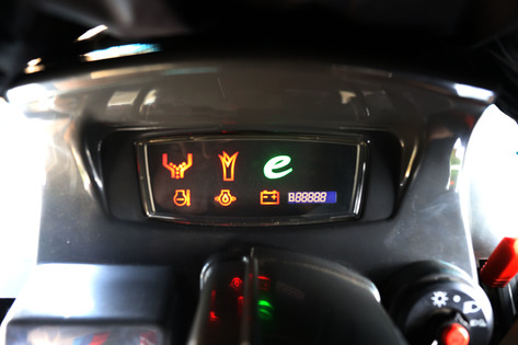 รถดำนานั่งขับ 8 แถว SPV8