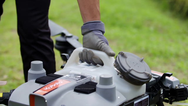 โดรนการเกษตร DJI รุ่น AGRAS T10