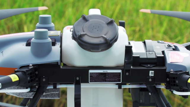 โดรนการเกษตร DJI รุ่น AGRAS T10