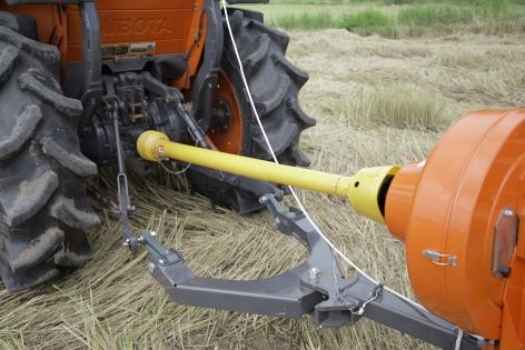 เครื่องอัดฟาง HB135