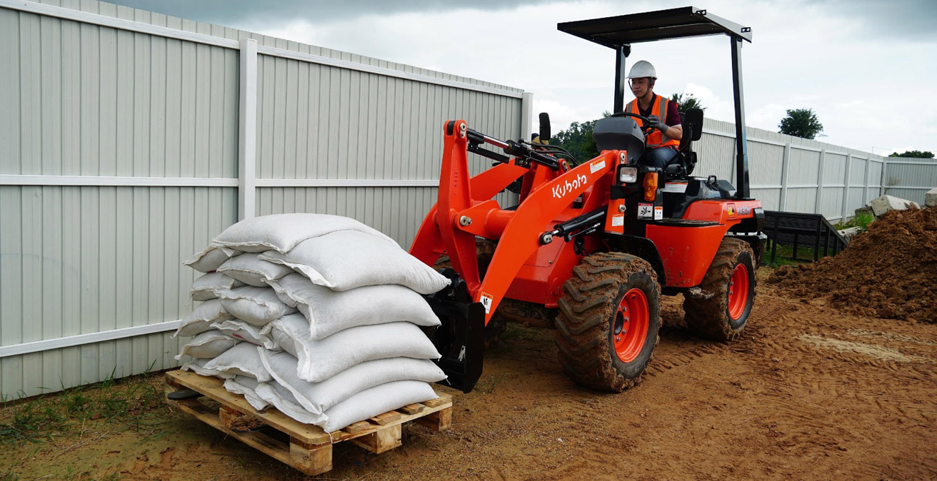 รถตักล้อยาง R430M