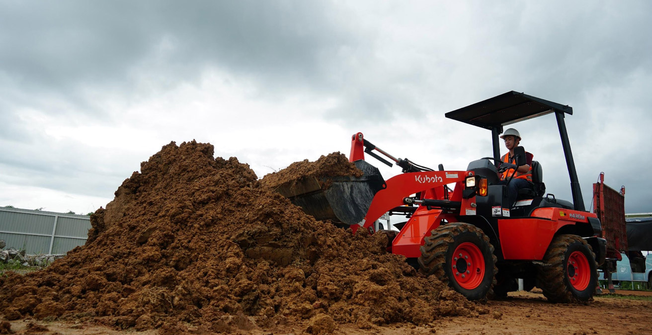 รถตักล้อยาง R430M