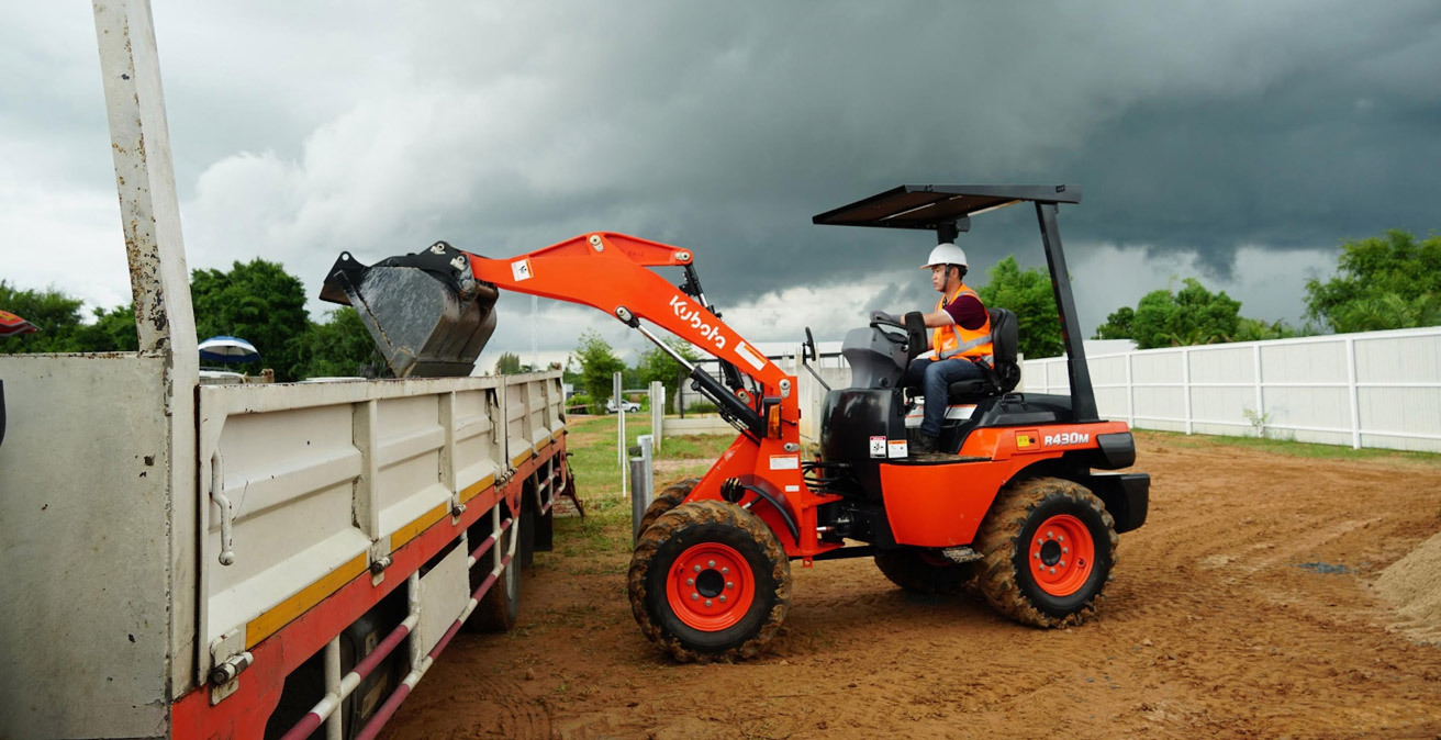 รถตักล้อยาง R430M