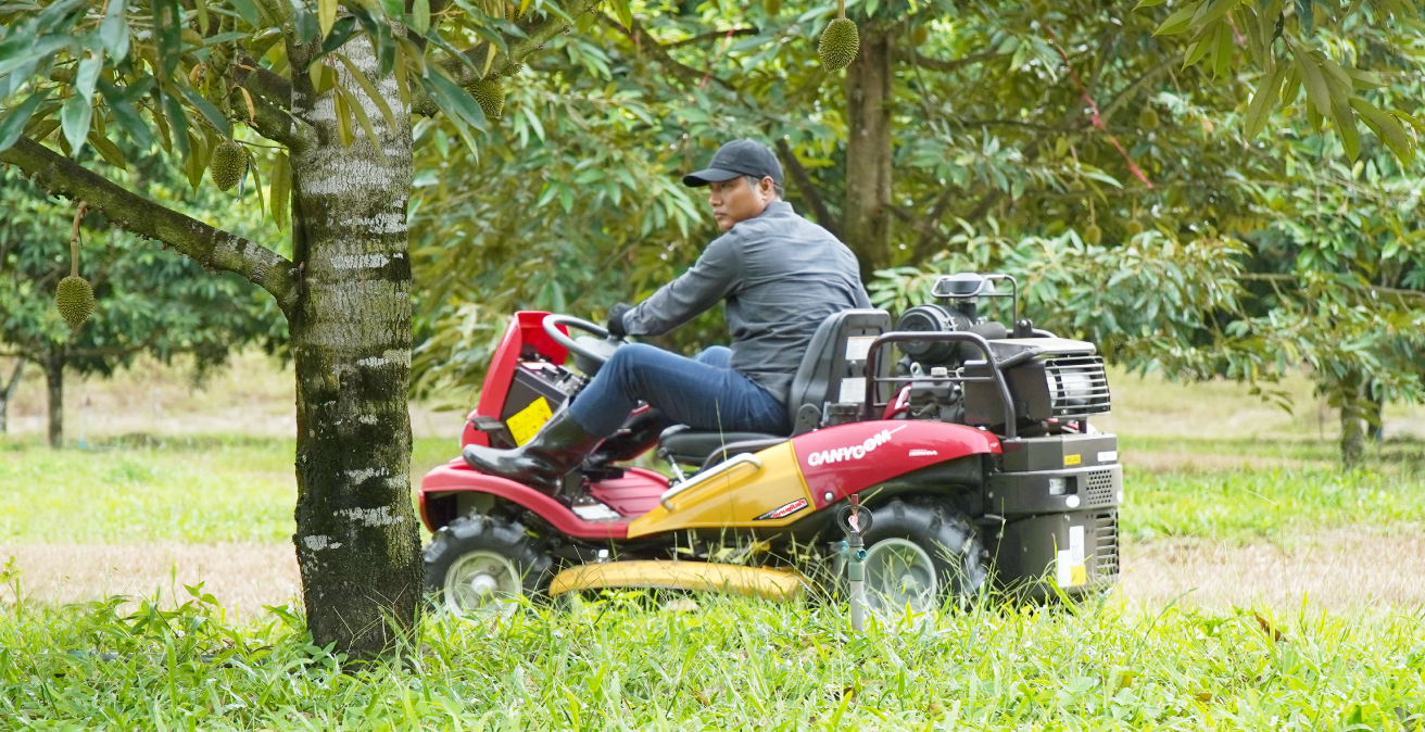 รถตัดหญ้านั่งขับ CANYCOM รุ่น CMX2402