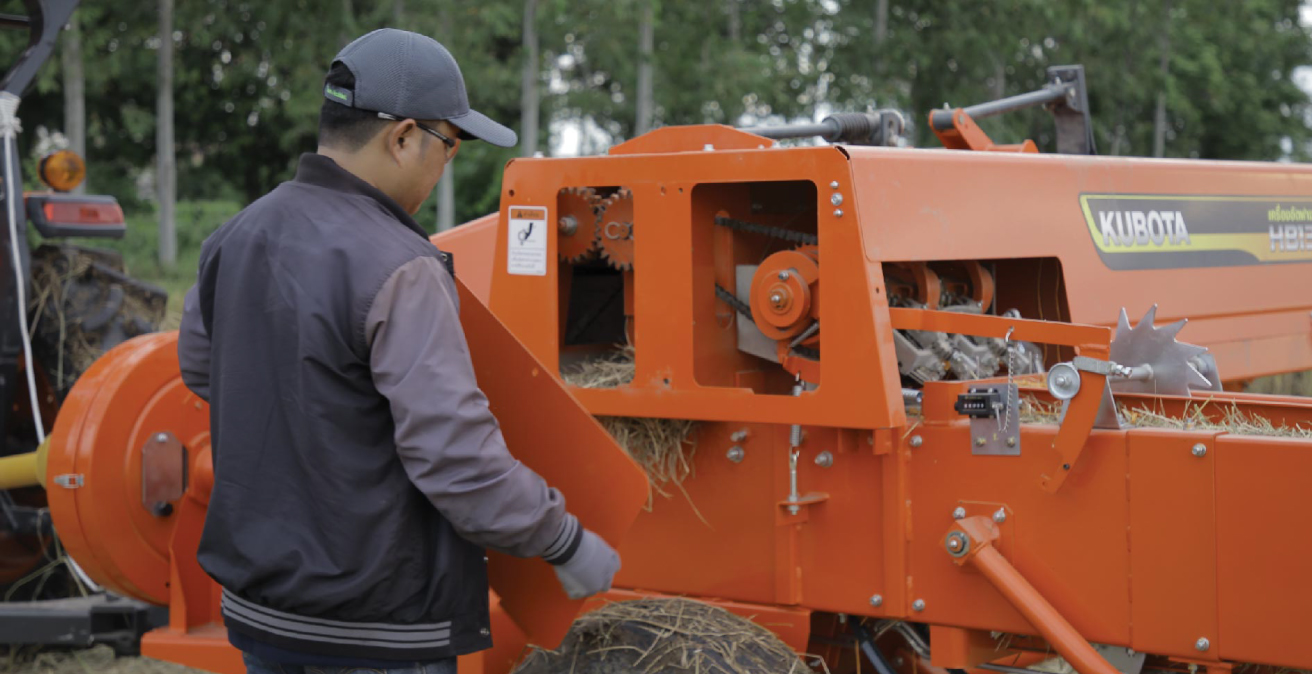 เครื่องอัดฟางรุ่น HB136