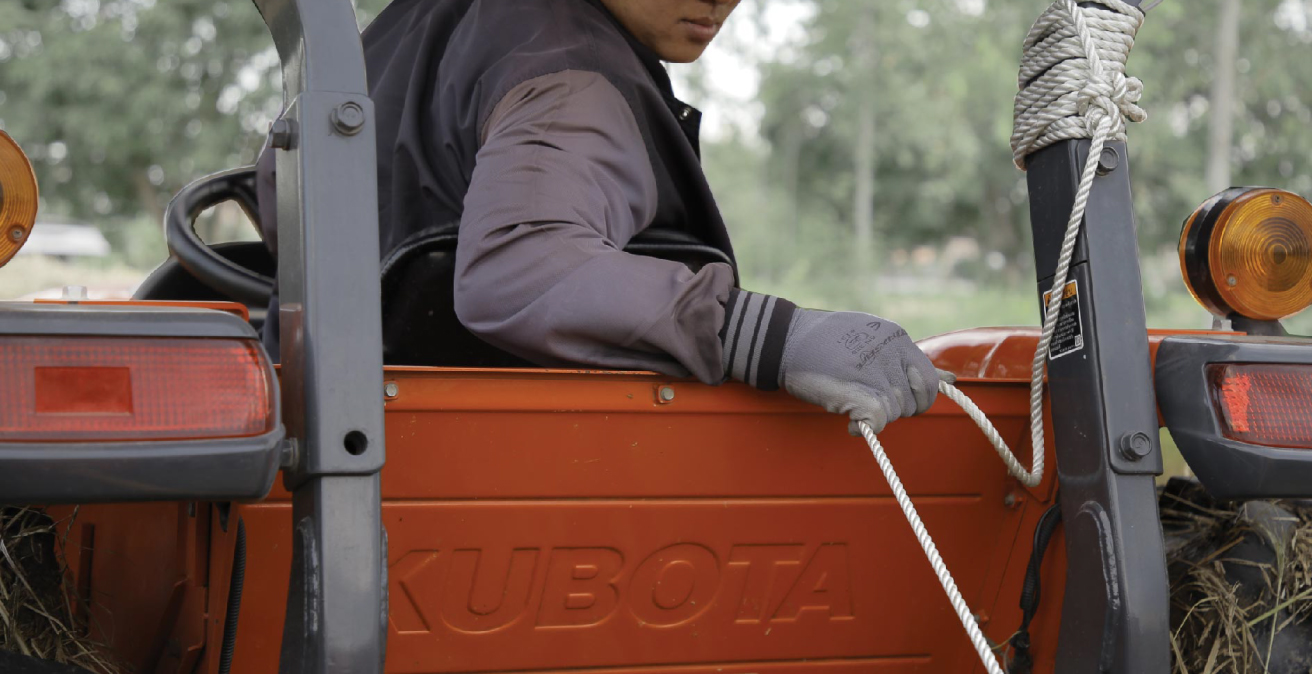 เครื่องอัดฟางรุ่น HB136