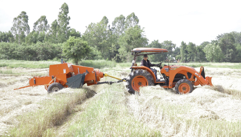 เครื่องอัดฟางรุ่น HB136