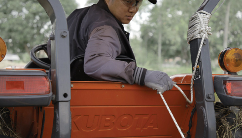 เครื่องอัดฟางรุ่น HB136