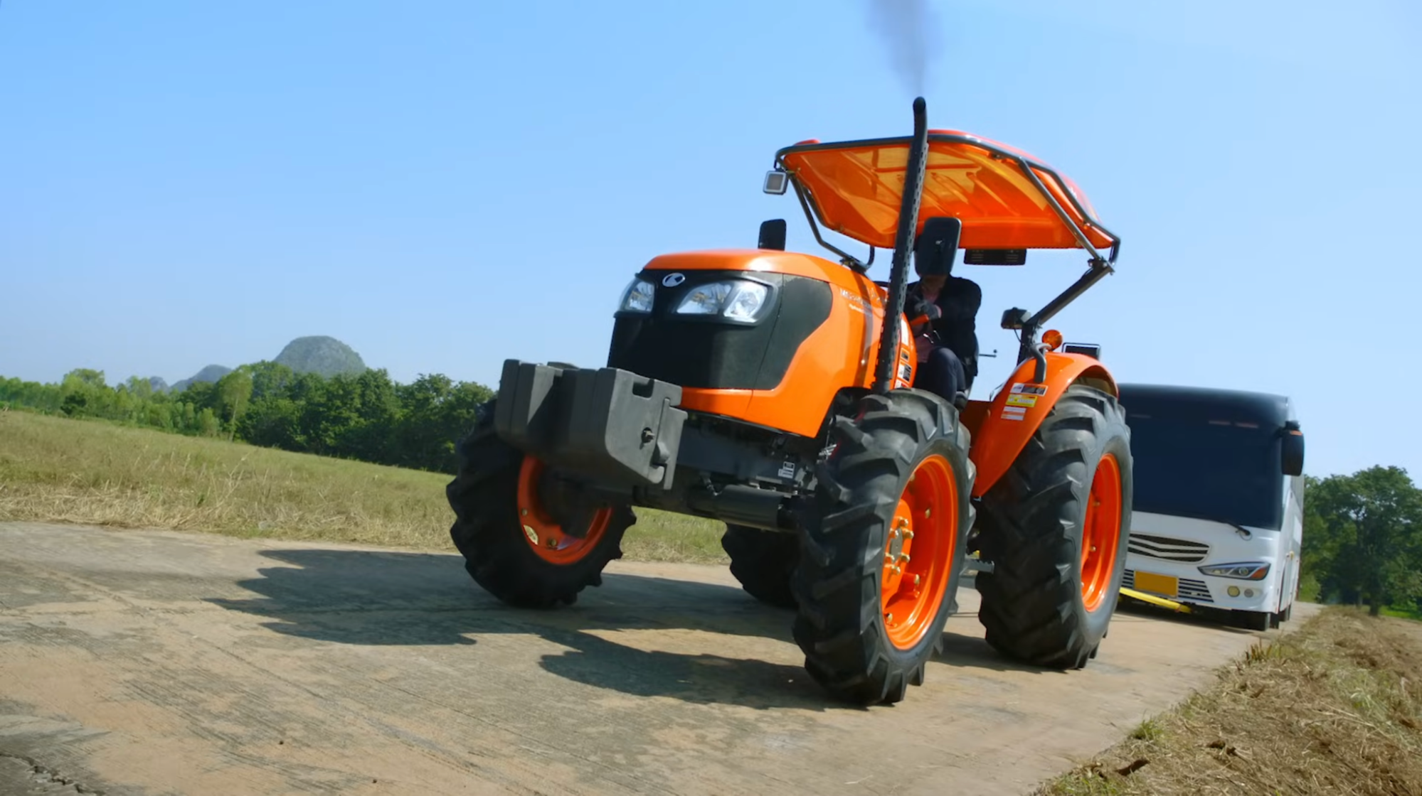 แทรกเตอร์ KUBOTA ขับเคลื่อน 2 ล้อ