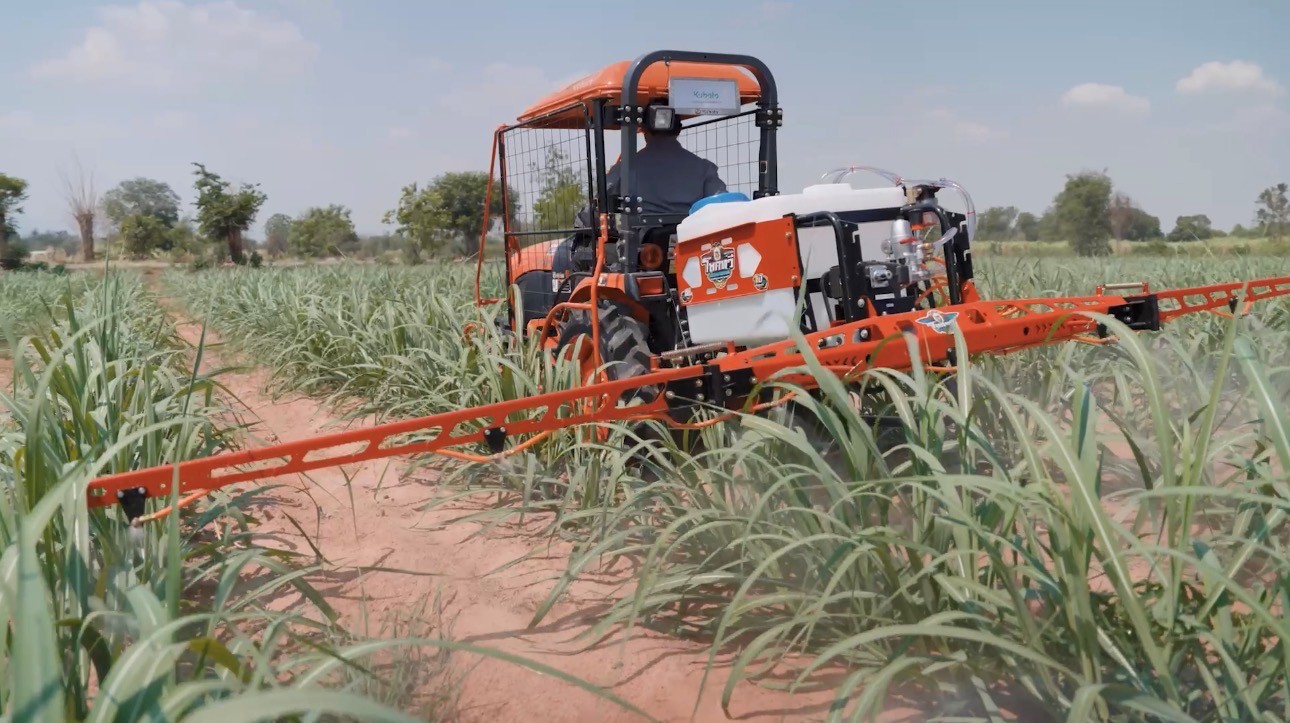เครื่องพ่นยา 200 ลิตร CTW-203 สำหรับแทรกเตอร์ รุ่นบี